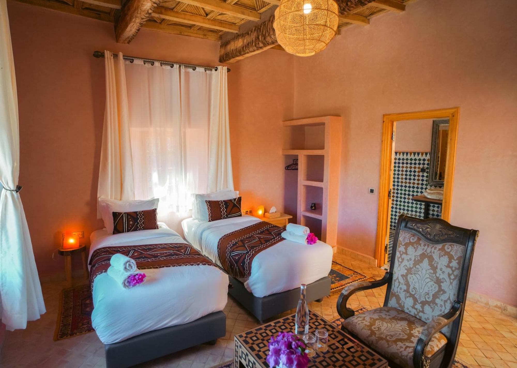 Kasbah Hnini Hotel Igdourane Exterior photo